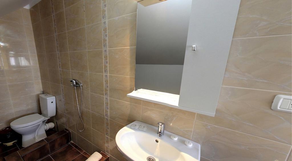 La Storia Guest House Piteşti Pokoj fotografie