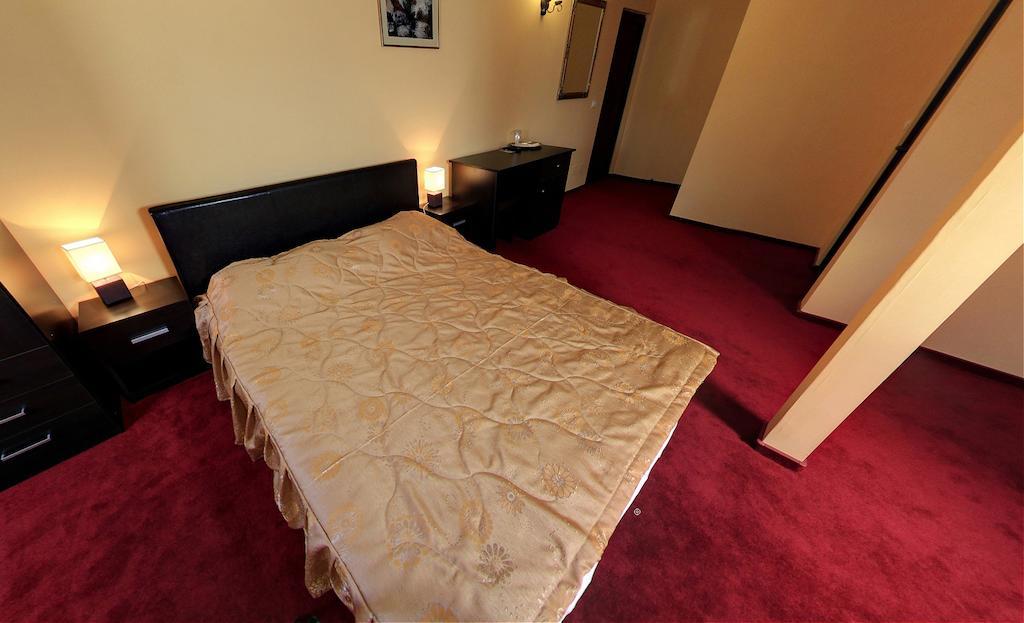 La Storia Guest House Piteşti Pokoj fotografie